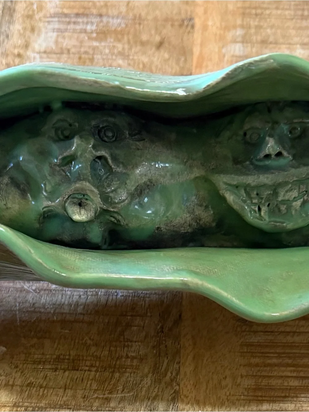 4 Face Anthropomorphic 3D Pea Pod Signed Clay Pottery Vintage 2000 15x3x3”